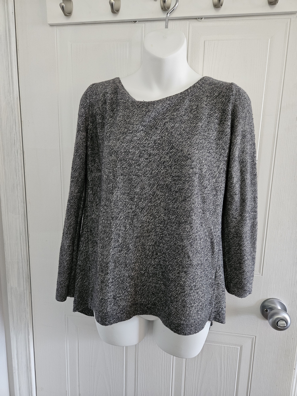 Old Navy Heather Gray Long Sleeve Knit Pullover Open Back XS